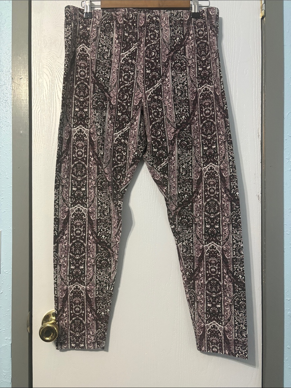 Cato Black and Mauve Paisley Pull-On Pants